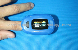 Cina Ukuran Mini biru Handheld ujung jari Pulse oksimeter Untuk Bayi Penggunaan Home pemasok